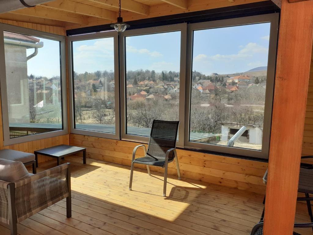 Domboldal Vendeghaz Apartment Noszvaj Exterior foto